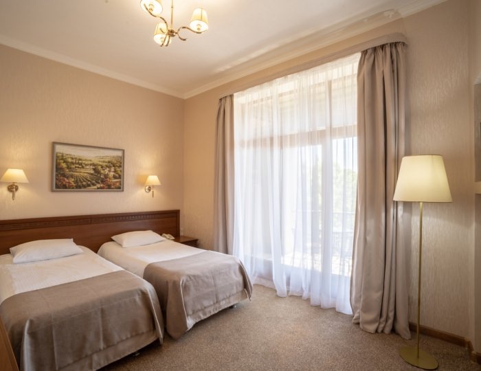 Комфорт 2-мест 1-ком К1К2м1кц (центр.  корпус) - Клинический санаторий «Металлург» Сочи