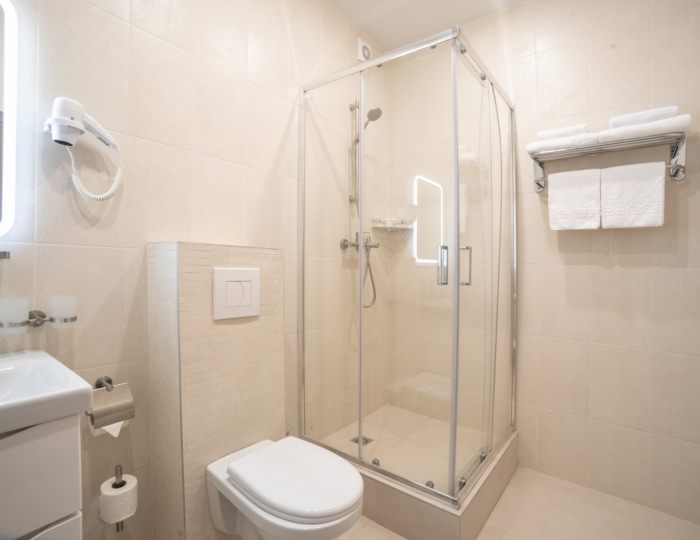 Стандарт 2-местный 1-комнатный 1 этаж (П1К2м1к1) - Клинический санаторий «Металлург» Сочи